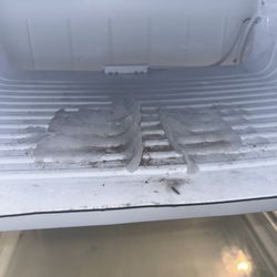Atlantic House - Fridge that was disgustingly dirty
