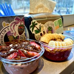 Stupid Cupid Bowl & Pink Flamingo Pitaya Bowl Stupid Cupid Bowl & Pink Flamingo Pitaya Bowl