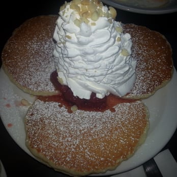 Eggs 'n Things - Pancakes with strawberries! - Breakfast & Brunch Near Me - Honolulu, Hawaii
