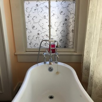The Clifton Hotel - Suite 1 - Clawfoot Tub - Hotels Near Me - Clifton, Arizona The Clifton Hotel - Suite 1 - Clawfoot Tub - Hotels Near Me - Clifton, Arizona