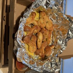 Giovanni's Pizza & Subs - Garlic knots