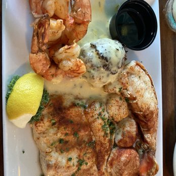 Lazy Days Restaurant - Broiled seafood platter - Seafood Near Me - Islamorada, Florida Lazy Days Restaurant - Broiled seafood platter - Seafood Near Me - Islamorada, Florida