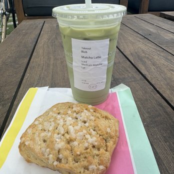 Common Bond Bistro & Bakery - City Place - Matcha, Vanilla Scone - Bakeries Near Me - Spring, Texas