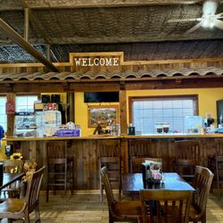 La Carreta De Jalisco Mexican Restaurant - Dining room. Friendly staff and great service!