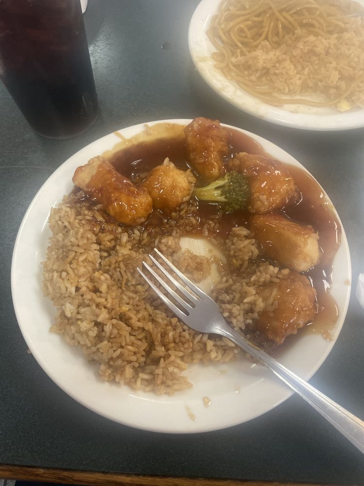 CHINA WOK Updated October 2024 32 Photos & 54 Reviews 1130 E 32nd