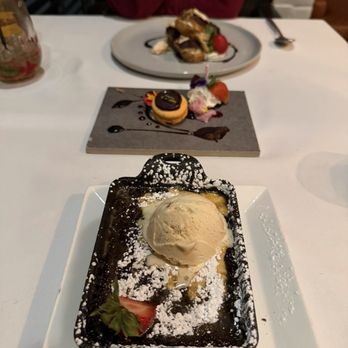 1700 Degrees Steakhouse - Caramel brownie skillet - Steakhouses Near Me - Harrisburg, Pennsylvania
