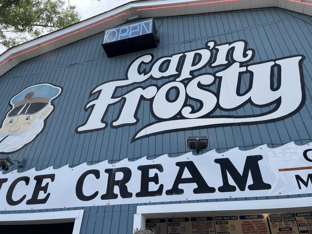 Cap'n Frosty Ice Cream Logo