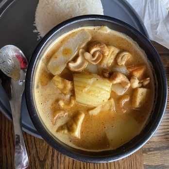 Bangkok Bistro - Curry Massaman - Thai Near Me - Fort Wayne, Indiana Bangkok Bistro - Curry Massaman - Thai Near Me - Fort Wayne, Indiana