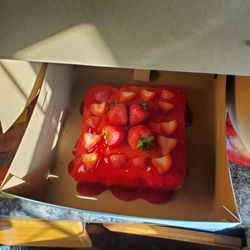 Aria’s Butterfly Bakery - A strawberry cake for my husband's birthday