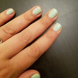 Flawless gel mani right there. Flawless gel mani right there.