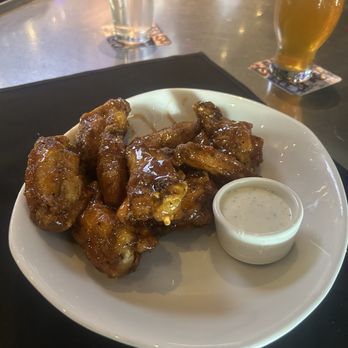 Yard House - 10 Crispy Traditional Wings - New American Near Me - Concord, California