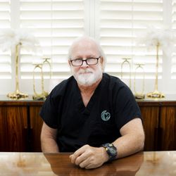 Brevard Cosmetic Surgery Group - Dr. Robert Bashore - Board Certified Plastic and Reconstructive Surgeon