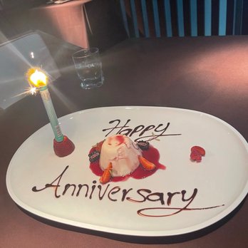 Cenacolo - Our surprise anniversary dessert - Italian Near Me - Cancún, ROO