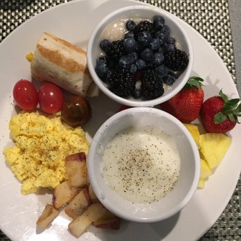 Hilton Memphis - randomly chosen as "guests of the day" - we got free breakfast vouchers! - Hotels Near Me - Memphis, Tennessee Hilton Memphis - randomly chosen as "guests of the day" - we got free breakfast vouchers! - Hotels Near Me - Memphis, Tennessee