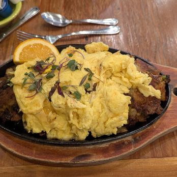 Lou's Coffee Shop - Corned beef hash in sizzling plate - Waffles Near Me - Los Gatos, California Lou's Coffee Shop - Corned beef hash in sizzling plate - Waffles Near Me - Los Gatos, California