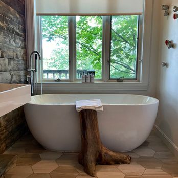 Field Guide Lodge - Hotels Near Me - Stowe, Vermont Field Guide Lodge - Hotels Near Me - Stowe, Vermont