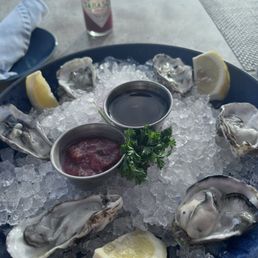 Chef's Choice of Pacific Oysters Chef's Choice of Pacific Oysters