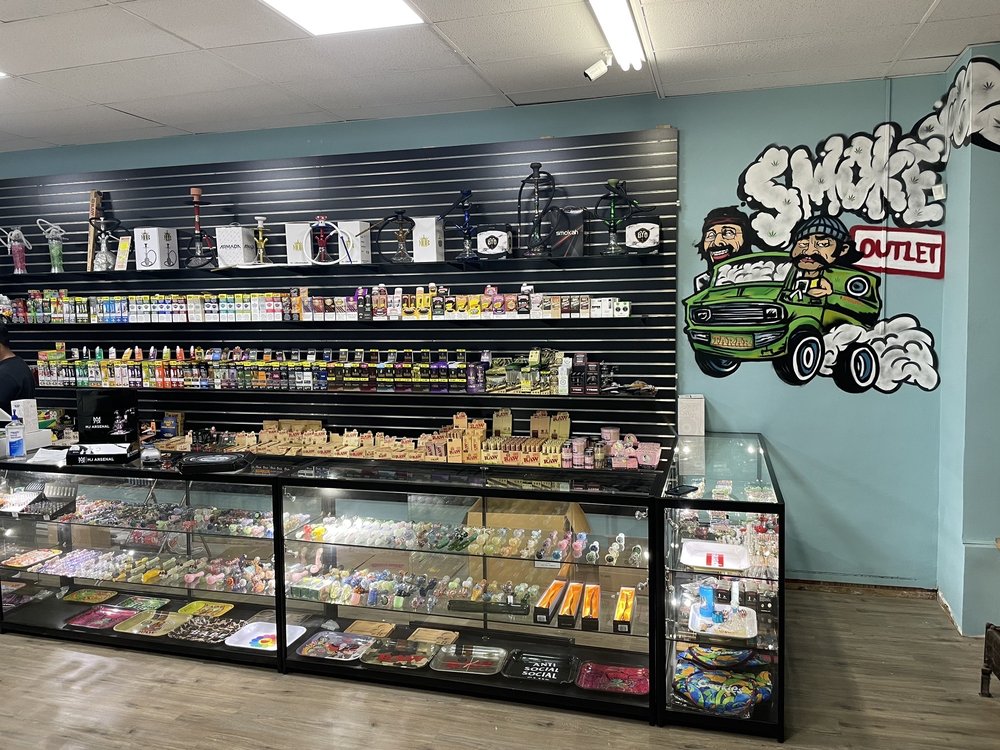 SMOKE OUTLET Updated August 2024 2342 W Lawrence Ave, Chicago