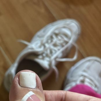 Tracy's Nail Spa - i have no complaints for my toes other than she cut me and left ruff imprinting on my big toe. - Nail Salons Near Me - El Monte, California
