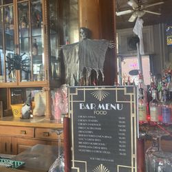 Lafayette Bar & Hotel - Cheap & tasty bar food !