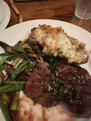 Marlow's Tavern by null