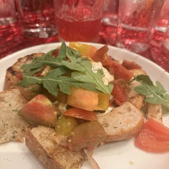 North Italia - Heirloom Tomato & Burrata - Italian Near Me - Charlotte, North Carolina North Italia - Heirloom Tomato & Burrata - Italian Near Me - Charlotte, North Carolina