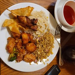 Empire Chinese Kitchen - Sesame Chicken. Ham fried rice. Mei Fun. Cream cheese Wontons. Fried dumpling. Chicken on a stick