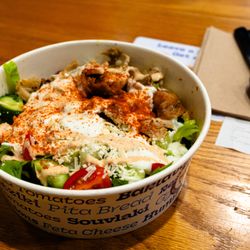Nick The Greek - mediterranean bowl with chicken