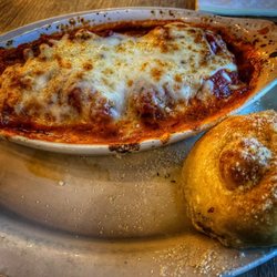 Mike's Pizza and Pub - Meat Lasagna w/garlic knot