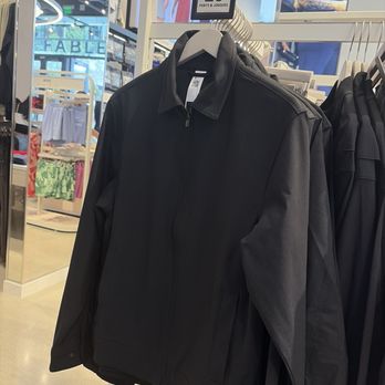 Fabletics - Great deal - Women's Clothing Near Me - Los Angeles, California