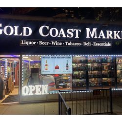 Gold Coast Market - Gold Coast Market @ 71W Chicago Ave,Chicago, IL ( Corner Chicago/Clark ) Liquor Beer Wine Tabaco Deli Essential etc.Nice Service. Cool!