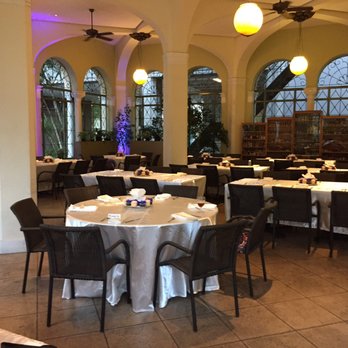 Cafe Julia - Great atmosphere! - Cafes Near Me - Honolulu, Hawaii
