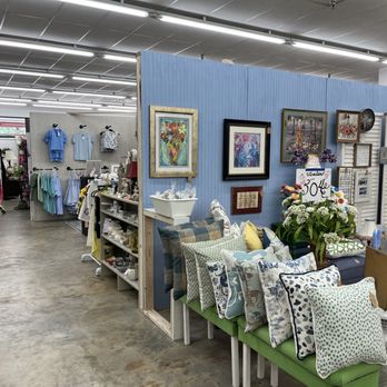 Copper Mill Mercantile Kinston - Pillows - Antiques Near Me - Kinston, North Carolina Copper Mill Mercantile Kinston - Pillows - Antiques Near Me - Kinston, North Carolina