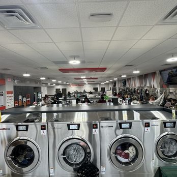 Speed Queen Laundry - Big store - Laundromat Near Me - Dallas, Texas Speed Queen Laundry - Big store - Laundromat Near Me - Dallas, Texas