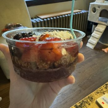 Tropical Smoothie Cafe - Açaí bowl - Juice Bars & Smoothies Near Me - Chicago, Illinois Tropical Smoothie Cafe - Açaí bowl - Juice Bars & Smoothies Near Me - Chicago, Illinois