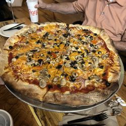 Cucinella’s Pizzeria - Veggie pizza