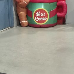 Moody Park Arena - Cute inflatable