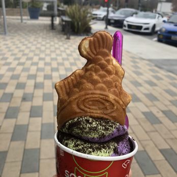 Somisomi - matcha ube swirl with oreo crumbs - Desserts Near Me - Cupertino, California