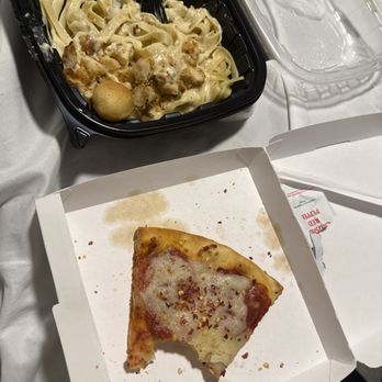 Fazoli's - Pizza and nasty ass chicken Alfredo - Italian Near Me - Aurora, Colorado Fazoli's - Pizza and nasty ass chicken Alfredo - Italian Near Me - Aurora, Colorado