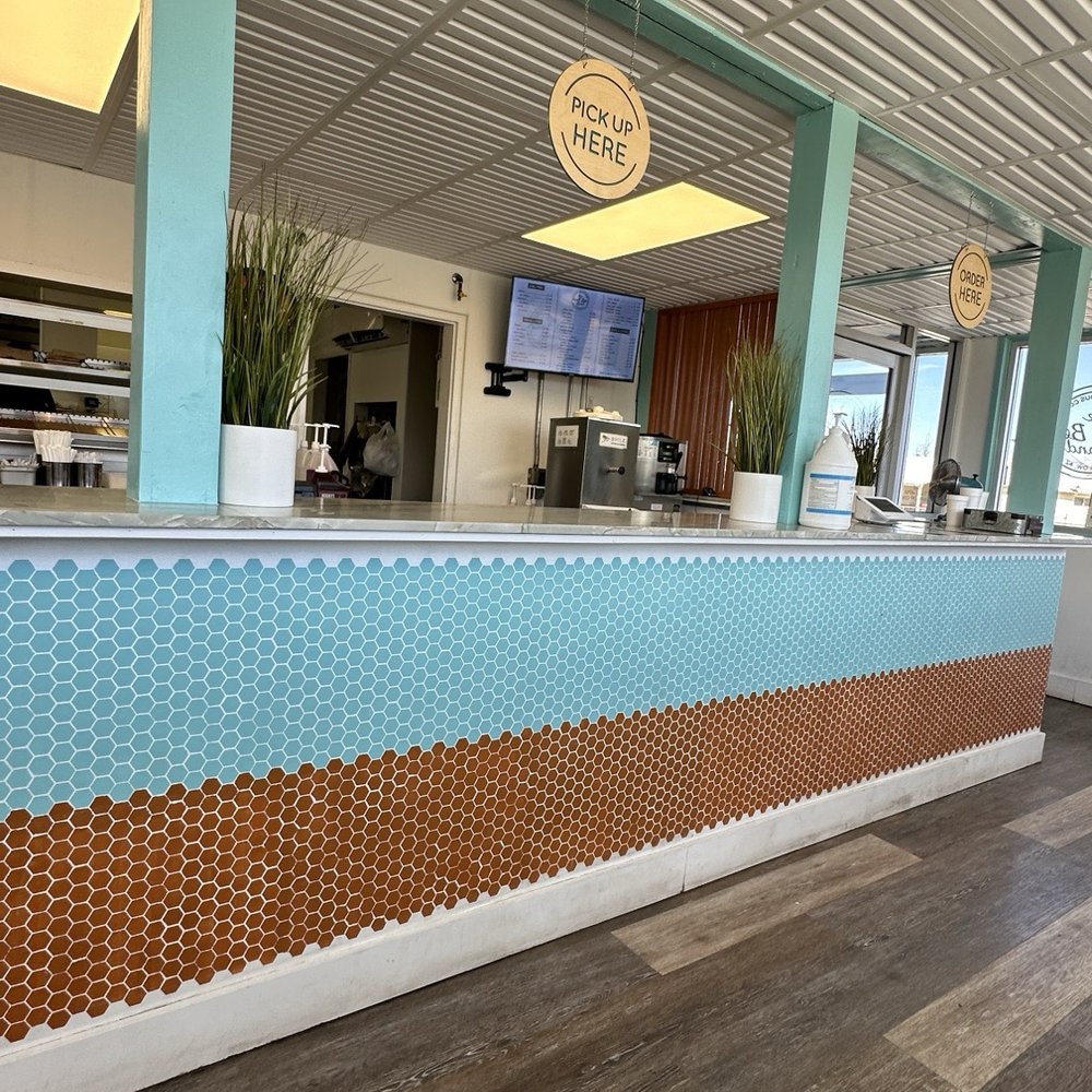 Darrel's Root Beer Stand - Inside - New American Near Me - Winslow, Arizona