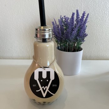 Em-Tea - Pumpkin Spice in a Lightbulb Cup - Bubble Tea Near Me - Merced, California