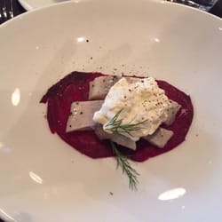 Dekant WineBar & Restaurant - Przystawka śledzik