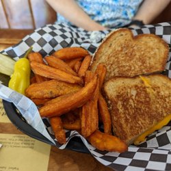 Road Trip Bar & Grill - Sweet potato fries and grilled cheese