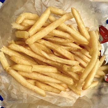 Big Buns - Crispy hot fries. Yum. - Burgers Near Me - Reston, Virginia