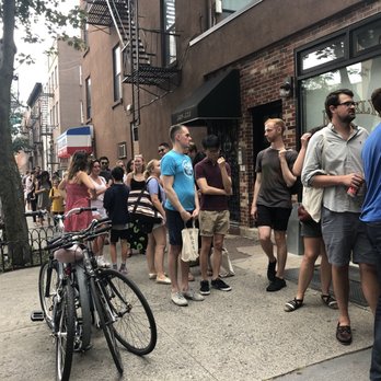 Lucali - Line out the door - Pizza Near Me - Brooklyn, New York