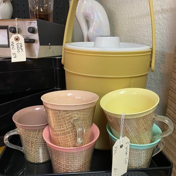 Vintage Marche - My grandparents had this cute picnic set - Antiques Near Me - St. Petersburg, Florida Vintage Marche - My grandparents had this cute picnic set - Antiques Near Me - St. Petersburg, Florida