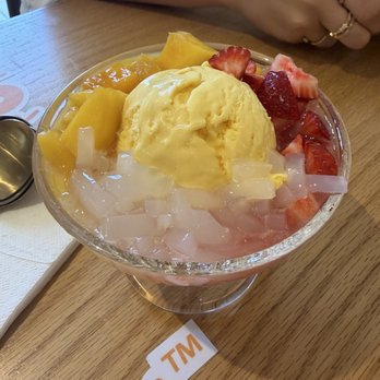 Mango Mango Dessert - Mango strawberry lenchee. - Desserts Near Me - Jersey City, New Jersey