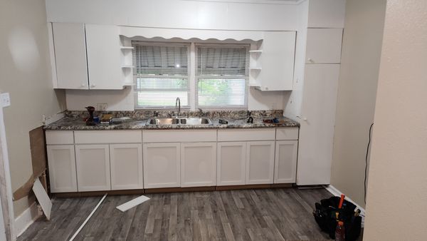 MB Maintenance & Construction Services Logo