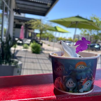 Menchie's Frozen Yogurt - Sitting outside with some great dessert - Ice Cream & Frozen Yogurt Near Me - Tempe, Arizona Menchie's Frozen Yogurt - Sitting outside with some great dessert - Ice Cream & Frozen Yogurt Near Me - Tempe, Arizona