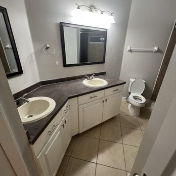Complete Cleaning Solutions - Bathroom - Home Cleaning Near Me